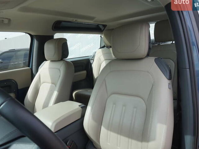 Синий Ленд Ровер Дефендер, объемом двигателя 3 л и пробегом 27 тыс. км за 74900 $, фото 23 на Automoto.ua