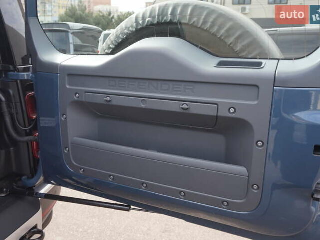 Синий Ленд Ровер Дефендер, объемом двигателя 3 л и пробегом 27 тыс. км за 74900 $, фото 36 на Automoto.ua