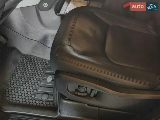 Синій Ленд Ровер Дефендер, об'ємом двигуна 3 л та пробігом 32 тис. км за 79000 $, фото 7 на Automoto.ua