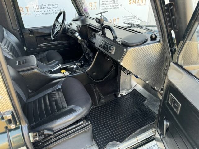 Зеленый Ленд Ровер Дефендер, объемом двигателя 2.5 л и пробегом 121 тыс. км за 18950 $, фото 12 на Automoto.ua