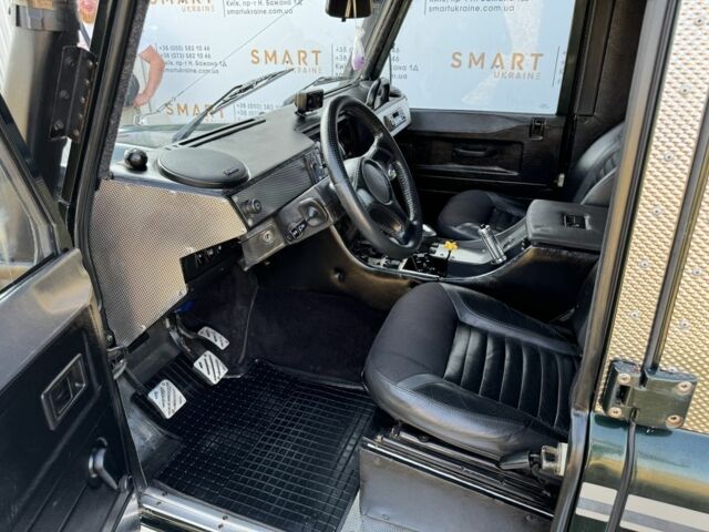 Зеленый Ленд Ровер Дефендер, объемом двигателя 2.5 л и пробегом 121 тыс. км за 18950 $, фото 7 на Automoto.ua