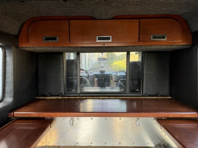 Зеленый Ленд Ровер Дефендер, объемом двигателя 2.5 л и пробегом 121 тыс. км за 18950 $, фото 17 на Automoto.ua