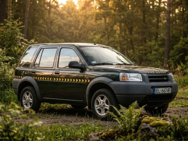 Зелений Ленд Ровер Дефендер, об'ємом двигуна 1.8 л та пробігом 210 тис. км за 2503 $, фото 2 на Automoto.ua
