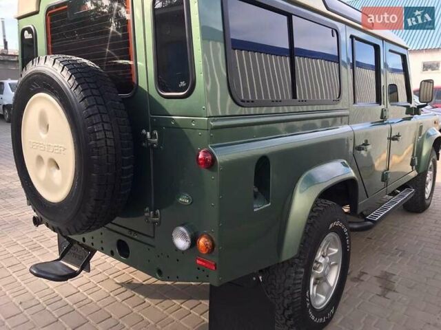 Зелений Ленд Ровер Дефендер, об'ємом двигуна 2.4 л та пробігом 295 тис. км за 33200 $, фото 7 на Automoto.ua