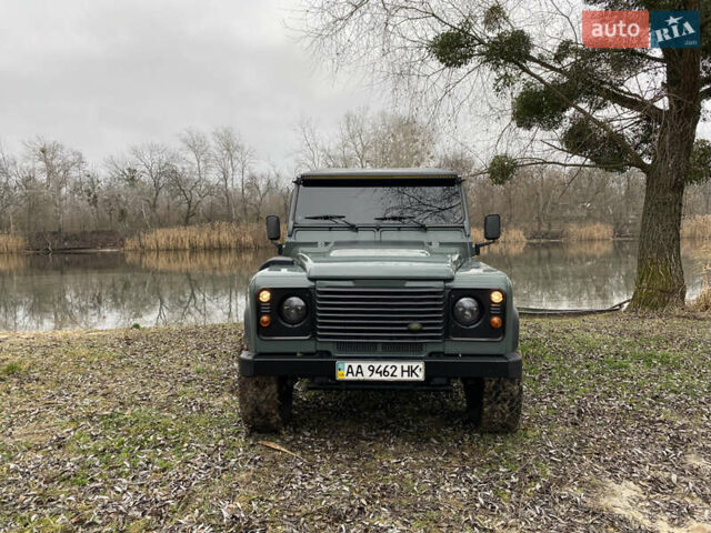 Зелений Ленд Ровер Дефендер, об'ємом двигуна 2.4 л та пробігом 150 тис. км за 25000 $, фото 9 на Automoto.ua