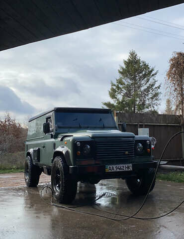 Зелений Ленд Ровер Дефендер, об'ємом двигуна 2.4 л та пробігом 150 тис. км за 25000 $, фото 11 на Automoto.ua