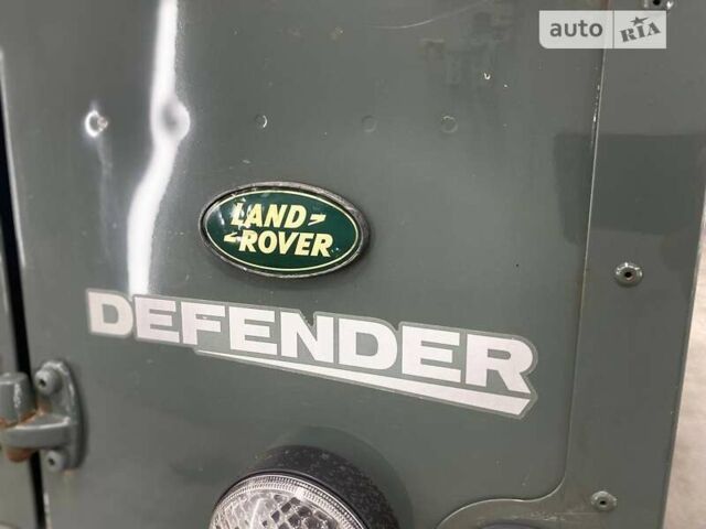 Зелений Ленд Ровер Дефендер, об'ємом двигуна 2.4 л та пробігом 270 тис. км за 23900 $, фото 8 на Automoto.ua