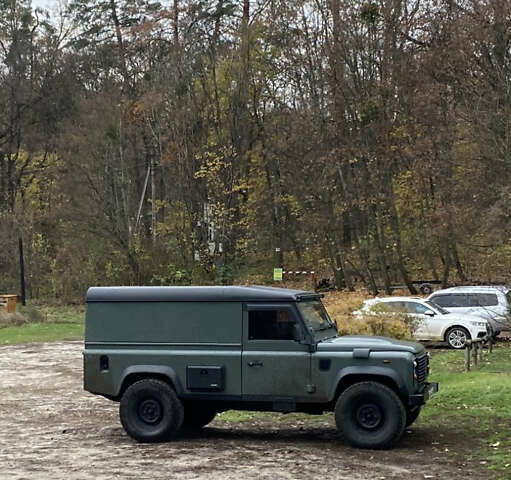 Зелений Ленд Ровер Дефендер, об'ємом двигуна 2.4 л та пробігом 150 тис. км за 25000 $, фото 3 на Automoto.ua