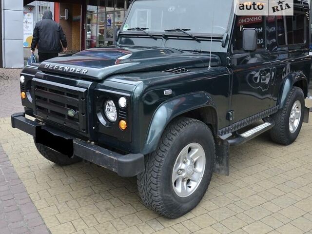 Зелений Ленд Ровер Дефендер, об'ємом двигуна 2.2 л та пробігом 105 тис. км за 45000 $, фото 1 на Automoto.ua
