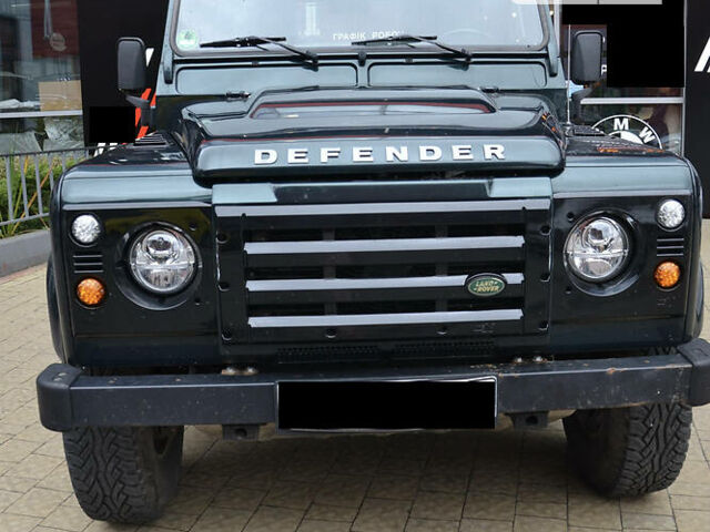 Зелений Ленд Ровер Дефендер, об'ємом двигуна 2.2 л та пробігом 105 тис. км за 45000 $, фото 2 на Automoto.ua