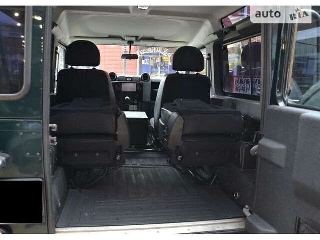 Зелений Ленд Ровер Дефендер, об'ємом двигуна 2.2 л та пробігом 105 тис. км за 45000 $, фото 12 на Automoto.ua