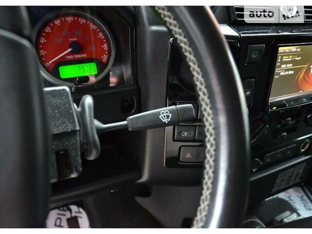 Зелений Ленд Ровер Дефендер, об'ємом двигуна 2.2 л та пробігом 105 тис. км за 45000 $, фото 9 на Automoto.ua