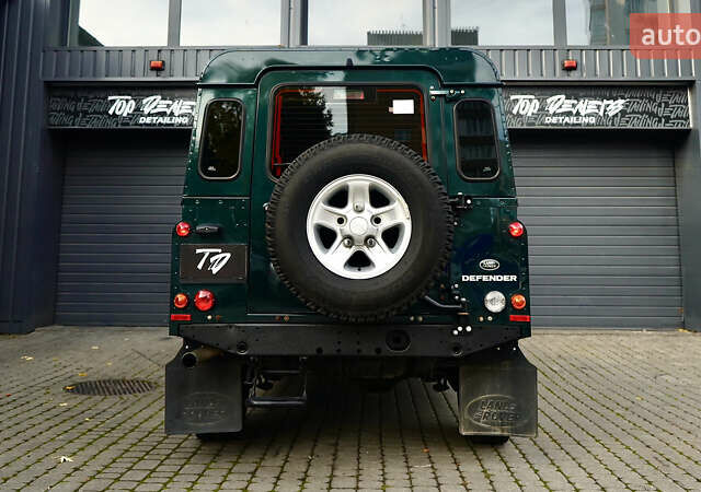 Зелений Ленд Ровер Дефендер, об'ємом двигуна 2.2 л та пробігом 98 тис. км за 87000 $, фото 44 на Automoto.ua