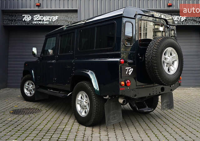 Зелений Ленд Ровер Дефендер, об'ємом двигуна 2.2 л та пробігом 98 тис. км за 87000 $, фото 14 на Automoto.ua