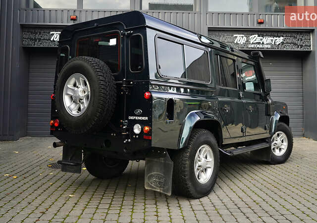Зелений Ленд Ровер Дефендер, об'ємом двигуна 2.2 л та пробігом 98 тис. км за 87000 $, фото 17 на Automoto.ua