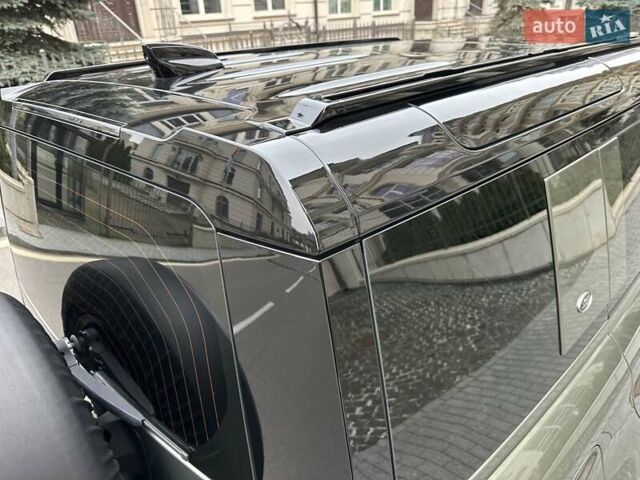 Зеленый Ленд Ровер Дефендер, объемом двигателя 2 л и пробегом 77 тыс. км за 52000 $, фото 32 на Automoto.ua