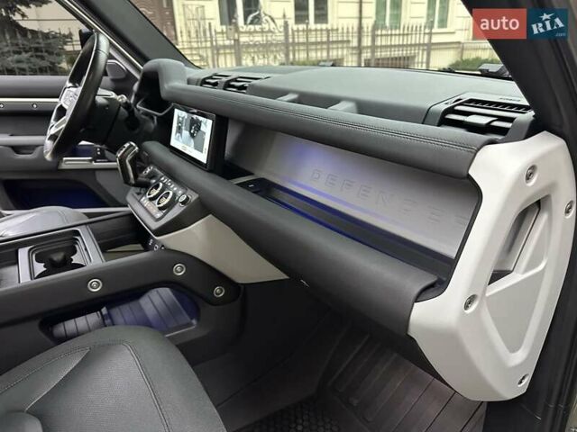 Зеленый Ленд Ровер Дефендер, объемом двигателя 2 л и пробегом 77 тыс. км за 52000 $, фото 68 на Automoto.ua