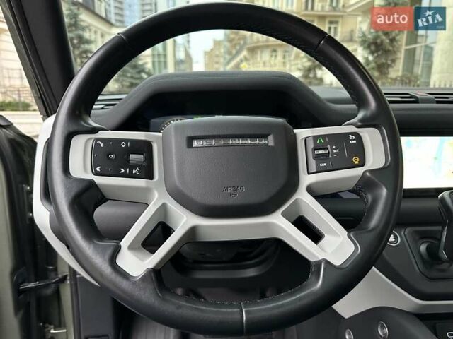 Зеленый Ленд Ровер Дефендер, объемом двигателя 2 л и пробегом 77 тыс. км за 52000 $, фото 41 на Automoto.ua