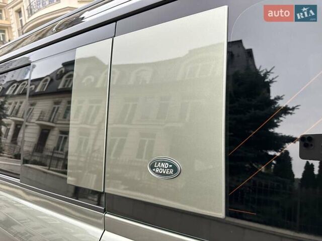 Зеленый Ленд Ровер Дефендер, объемом двигателя 2 л и пробегом 77 тыс. км за 52000 $, фото 26 на Automoto.ua