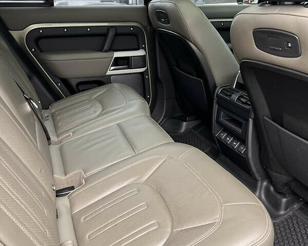 Зелений Ленд Ровер Дефендер, об'ємом двигуна 2 л та пробігом 157 тис. км за 54000 $, фото 12 на Automoto.ua