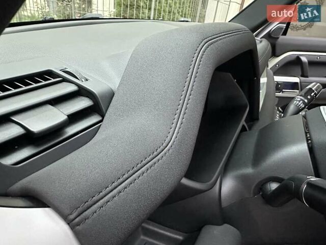 Зеленый Ленд Ровер Дефендер, объемом двигателя 2 л и пробегом 77 тыс. км за 52000 $, фото 47 на Automoto.ua