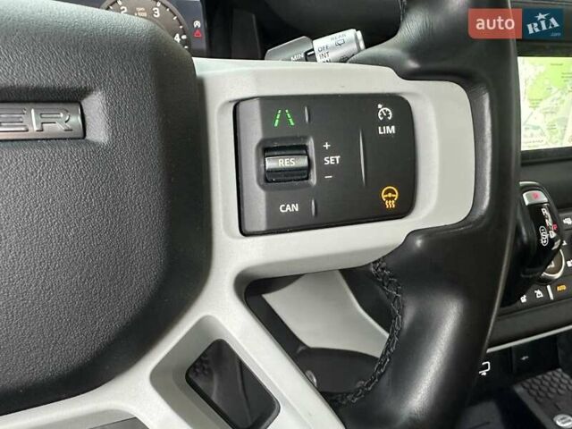 Зеленый Ленд Ровер Дефендер, объемом двигателя 2 л и пробегом 77 тыс. км за 52000 $, фото 44 на Automoto.ua