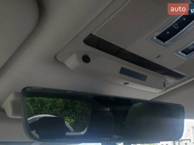 Зелений Ленд Ровер Дефендер, об'ємом двигуна 2 л та пробігом 126 тис. км за 48000 $, фото 17 на Automoto.ua