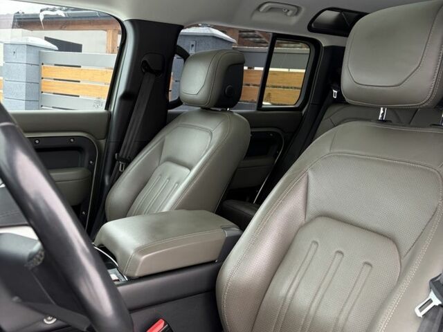 Зеленый Ленд Ровер Дефендер, объемом двигателя 2 л и пробегом 164 тыс. км за 53000 $, фото 1 на Automoto.ua