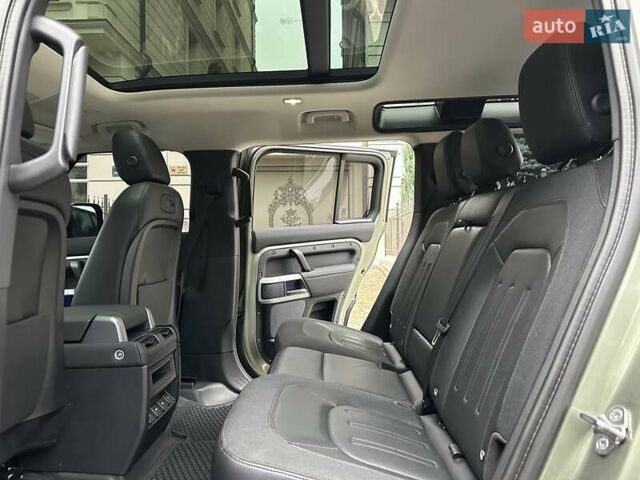 Зеленый Ленд Ровер Дефендер, объемом двигателя 2 л и пробегом 77 тыс. км за 52000 $, фото 82 на Automoto.ua