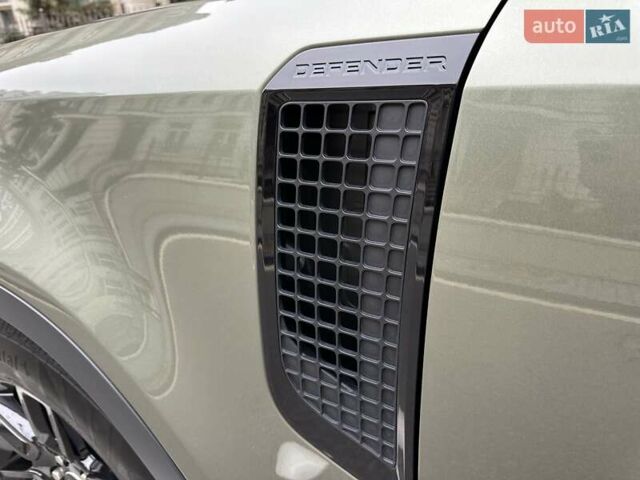 Зеленый Ленд Ровер Дефендер, объемом двигателя 2 л и пробегом 77 тыс. км за 52000 $, фото 22 на Automoto.ua