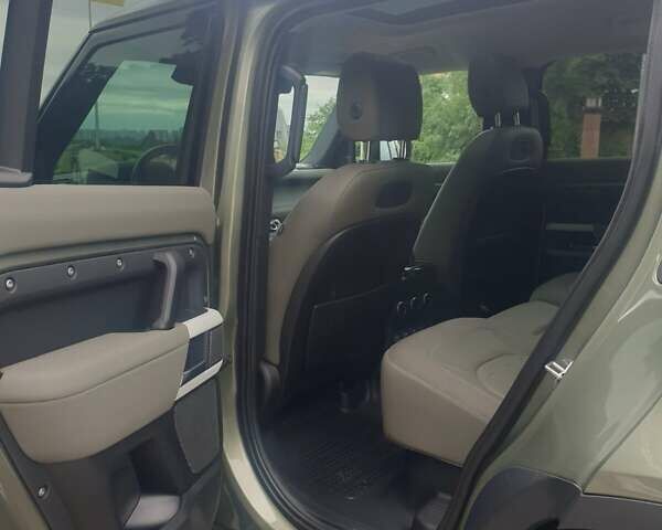 Зелений Ленд Ровер Дефендер, об'ємом двигуна 2 л та пробігом 126 тис. км за 48000 $, фото 23 на Automoto.ua