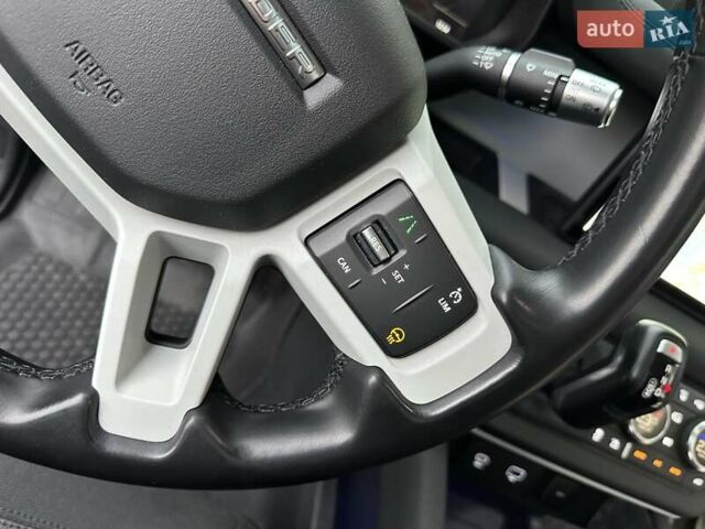 Зеленый Ленд Ровер Дефендер, объемом двигателя 2 л и пробегом 77 тыс. км за 52000 $, фото 43 на Automoto.ua