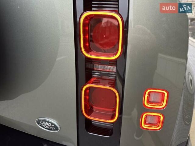 Зеленый Ленд Ровер Дефендер, объемом двигателя 2 л и пробегом 77 тыс. км за 52000 $, фото 30 на Automoto.ua