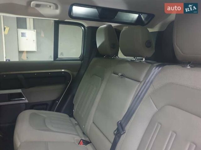 Зелений Ленд Ровер Дефендер, об'ємом двигуна 2 л та пробігом 126 тис. км за 48000 $, фото 12 на Automoto.ua