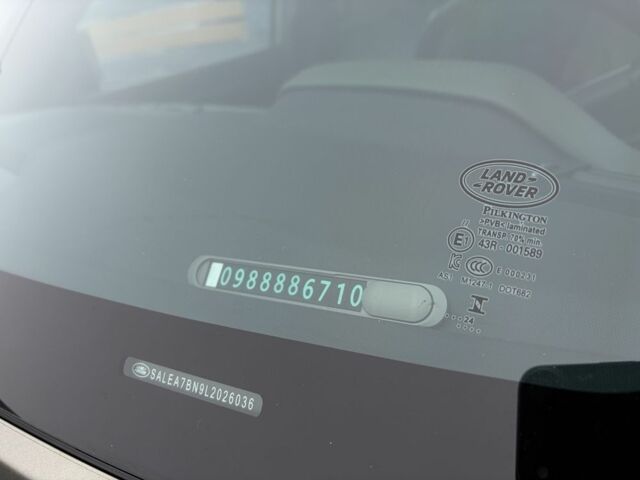 Зеленый Ленд Ровер Дефендер, объемом двигателя 2 л и пробегом 164 тыс. км за 53000 $, фото 7 на Automoto.ua