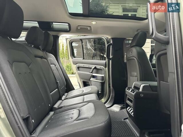 Зеленый Ленд Ровер Дефендер, объемом двигателя 2 л и пробегом 77 тыс. км за 52000 $, фото 88 на Automoto.ua