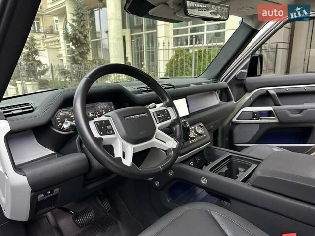 Зеленый Ленд Ровер Дефендер, объемом двигателя 2 л и пробегом 77 тыс. км за 52000 $, фото 37 на Automoto.ua