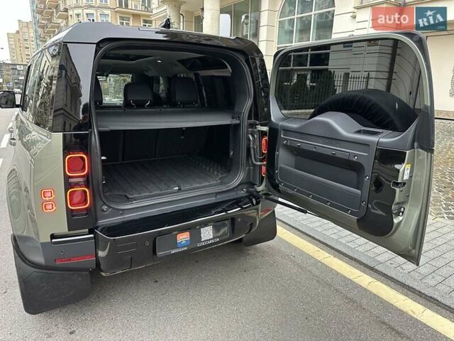 Зеленый Ленд Ровер Дефендер, объемом двигателя 2 л и пробегом 77 тыс. км за 52000 $, фото 91 на Automoto.ua