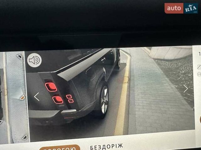 Зеленый Ленд Ровер Дефендер, объемом двигателя 2 л и пробегом 77 тыс. км за 52000 $, фото 60 на Automoto.ua