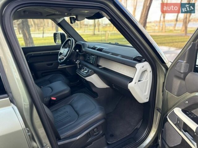 Зелений Ленд Ровер Дефендер, об'ємом двигуна 3 л та пробігом 79 тис. км за 68000 $, фото 47 на Automoto.ua