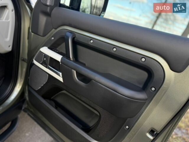 Зелений Ленд Ровер Дефендер, об'ємом двигуна 3 л та пробігом 79 тис. км за 68000 $, фото 46 на Automoto.ua