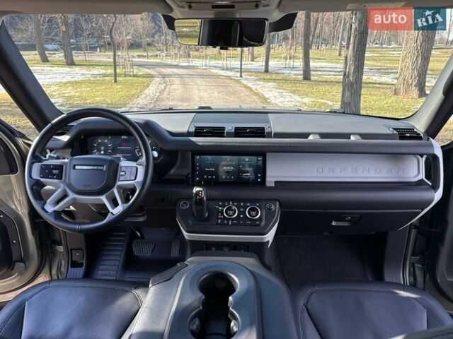 Зелений Ленд Ровер Дефендер, об'ємом двигуна 3 л та пробігом 79 тис. км за 68000 $, фото 70 на Automoto.ua