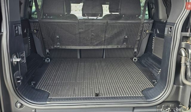 Зеленый Ленд Ровер Дефендер, объемом двигателя 3 л и пробегом 105 тыс. км за 65500 $, фото 30 на Automoto.ua