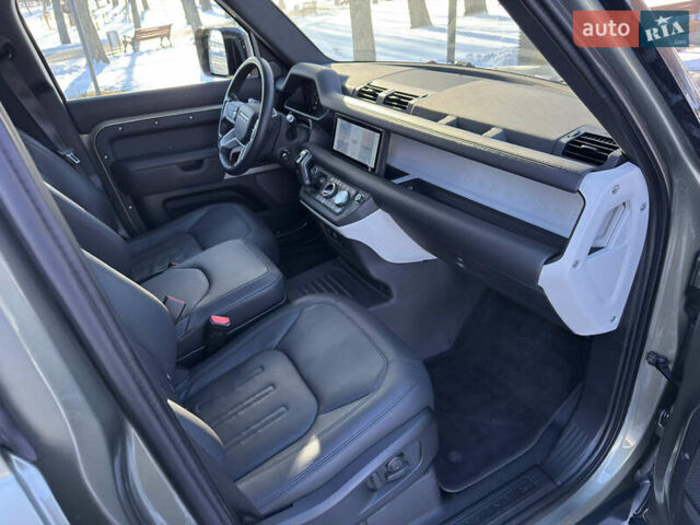 Зеленый Ленд Ровер Дефендер, объемом двигателя 3 л и пробегом 78 тыс. км за 68000 $, фото 49 на Automoto.ua