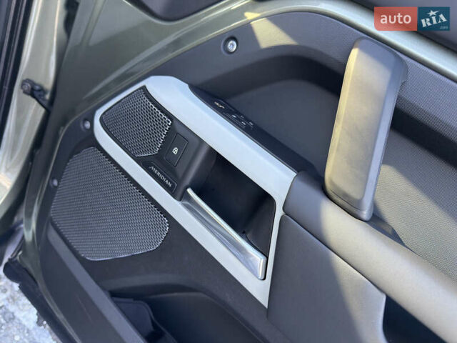 Зеленый Ленд Ровер Дефендер, объемом двигателя 3 л и пробегом 78 тыс. км за 68000 $, фото 51 на Automoto.ua