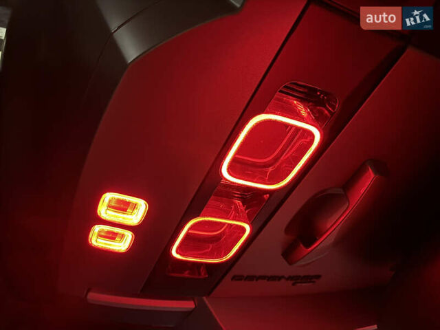 Зеленый Ленд Ровер Дефендер, объемом двигателя 3 л и пробегом 78 тыс. км за 68000 $, фото 53 на Automoto.ua