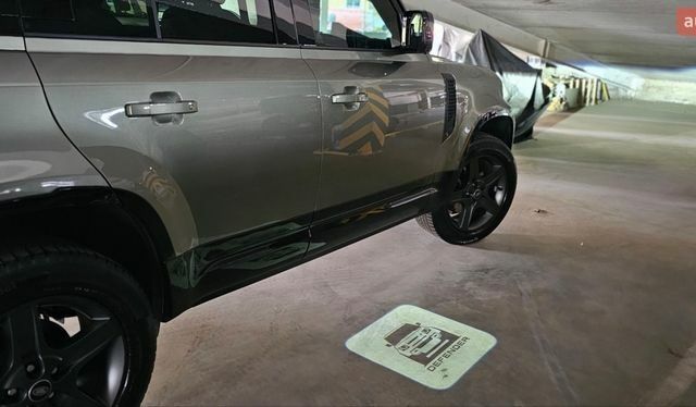 Зеленый Ленд Ровер Дефендер, объемом двигателя 3 л и пробегом 105 тыс. км за 65500 $, фото 54 на Automoto.ua