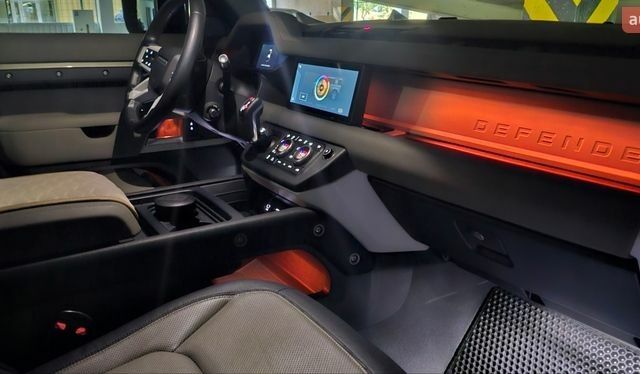 Зеленый Ленд Ровер Дефендер, объемом двигателя 3 л и пробегом 105 тыс. км за 65500 $, фото 69 на Automoto.ua