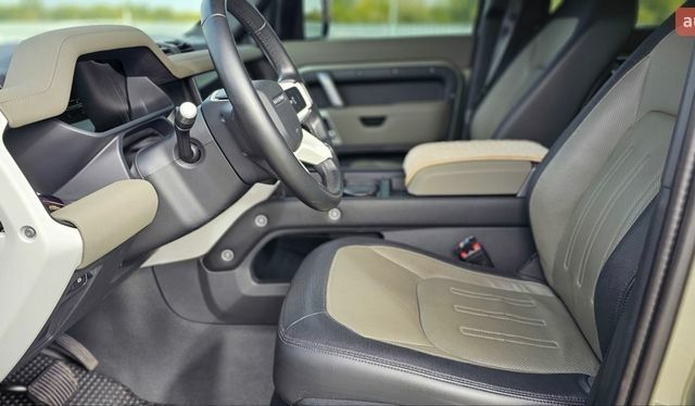 Зеленый Ленд Ровер Дефендер, объемом двигателя 3 л и пробегом 105 тыс. км за 65500 $, фото 19 на Automoto.ua