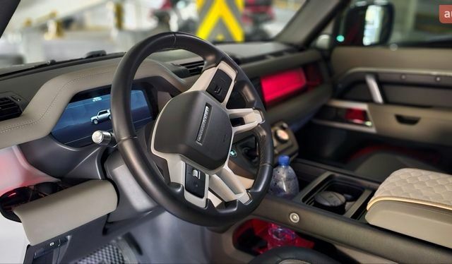 Зеленый Ленд Ровер Дефендер, объемом двигателя 3 л и пробегом 105 тыс. км за 65500 $, фото 58 на Automoto.ua